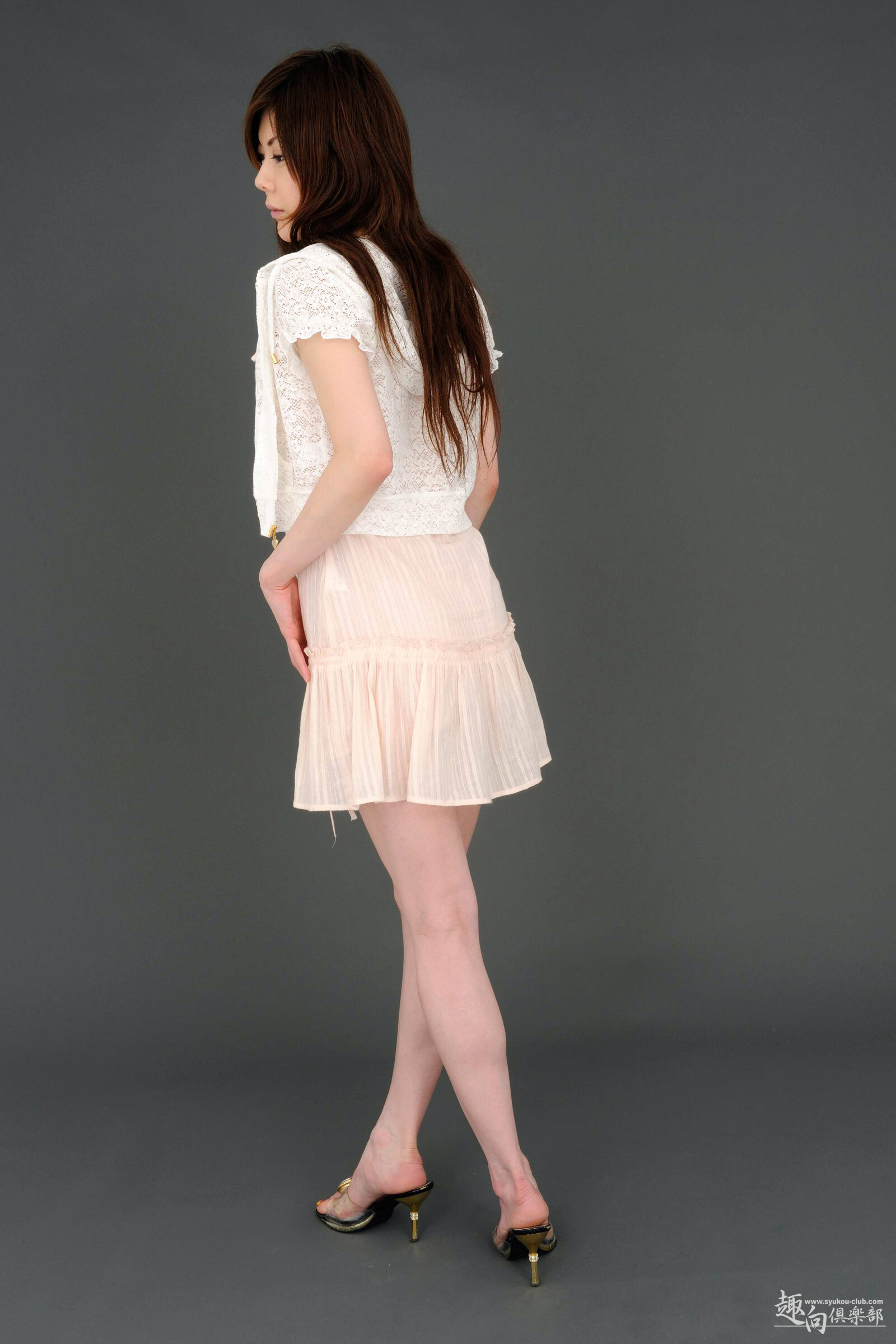 [Syukou-Club] 2013.11.07 Digi-Girl No.152 初脫ぎ素人4 純花しおん 1